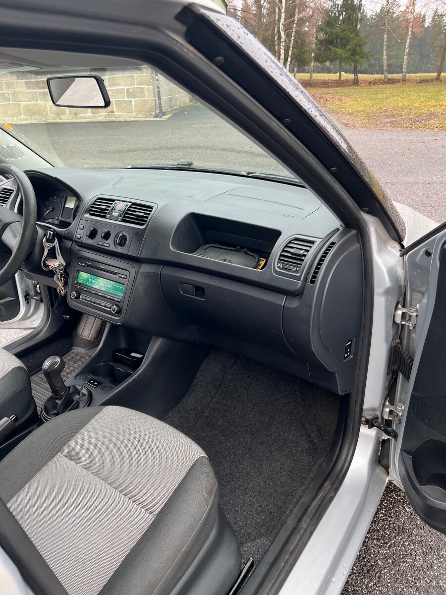 Škoda Fabia Hatchback II 1,4 16V 63 KW - 12