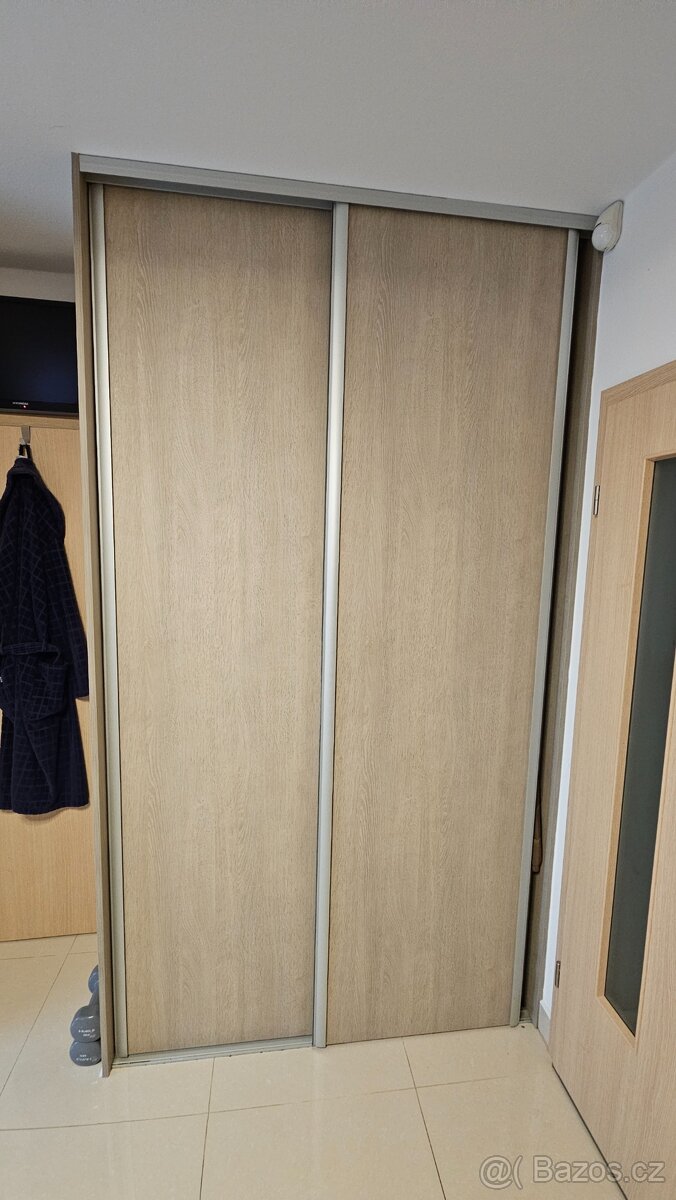 Velmi zachovalý nábytek do pracovny/pokoje+nová matraci - 12