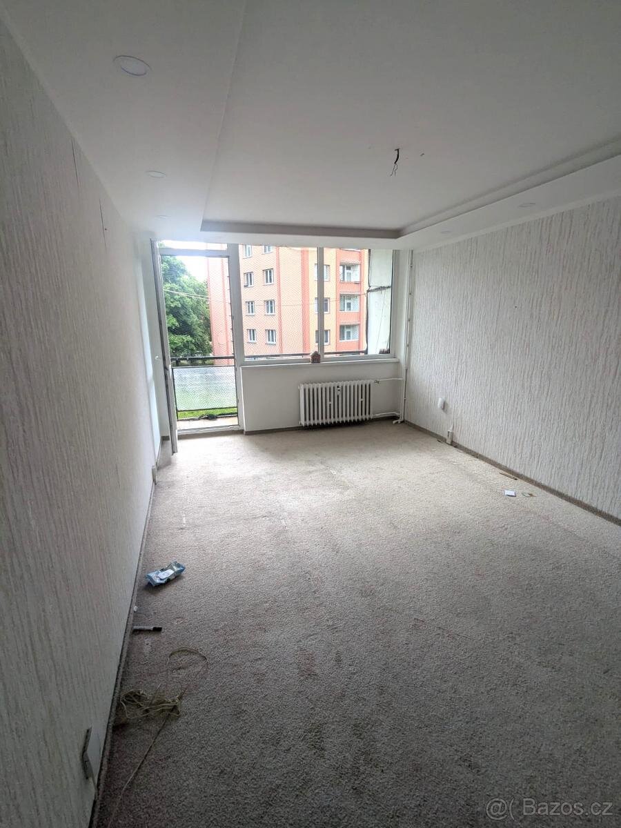 Pronájem bytu 2+1, M. Švabinského 618, Bílina - 12