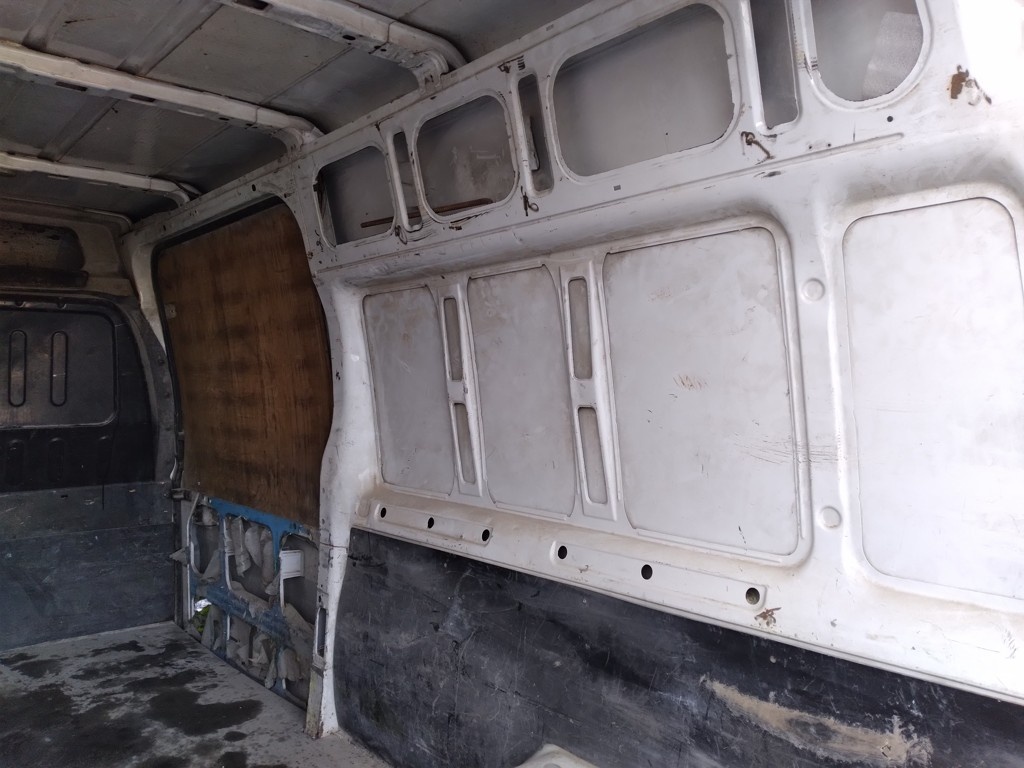 FORD TRANSIT 330 L 2.4 TDCi 74kW - 12