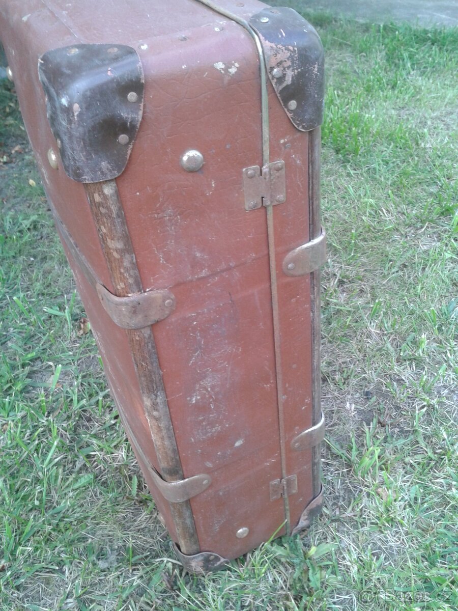 Retro kufr/ kufřík včetně klíčku k funkčním zámkům - 12