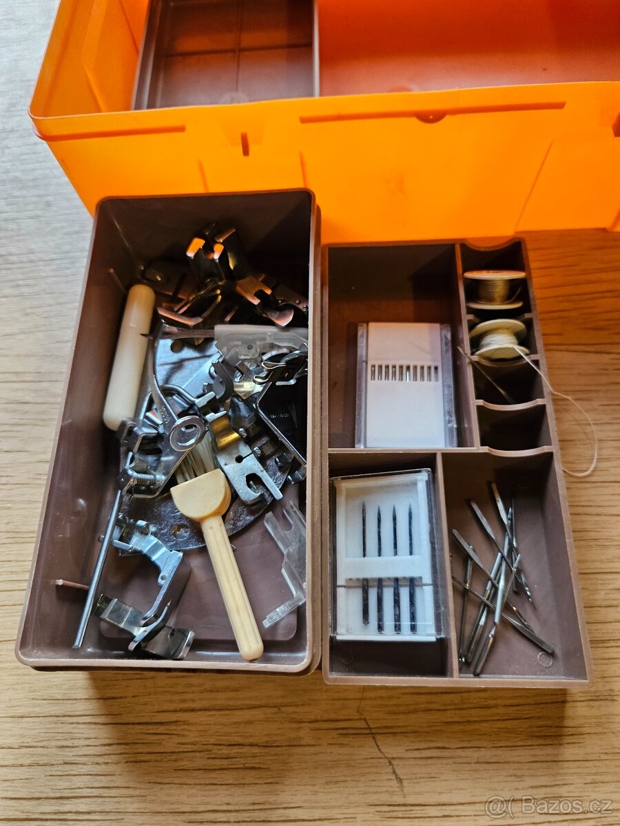 Šicí stroj Lucznik 438 - 12