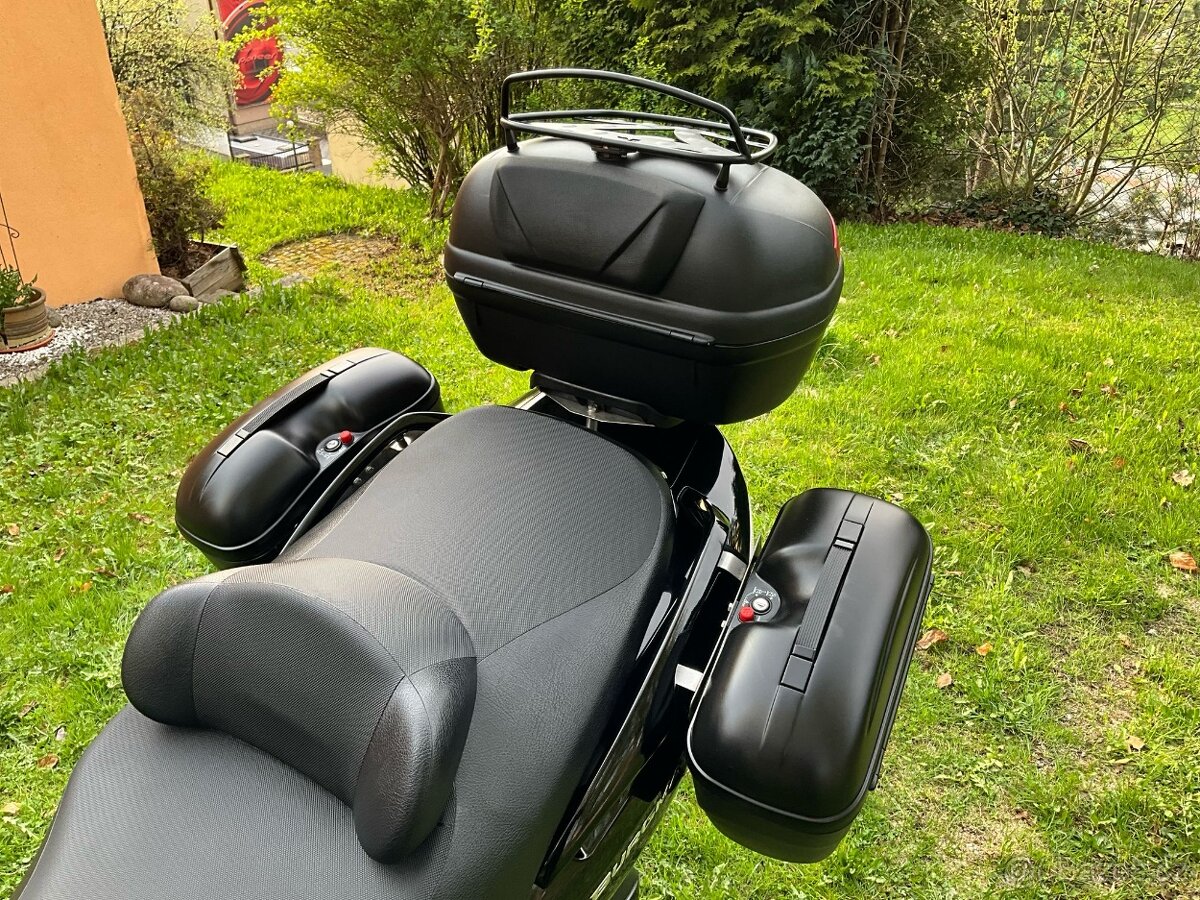 SUZUKI BURGMAN 650 Executive ABS - perfektní stav. - 12