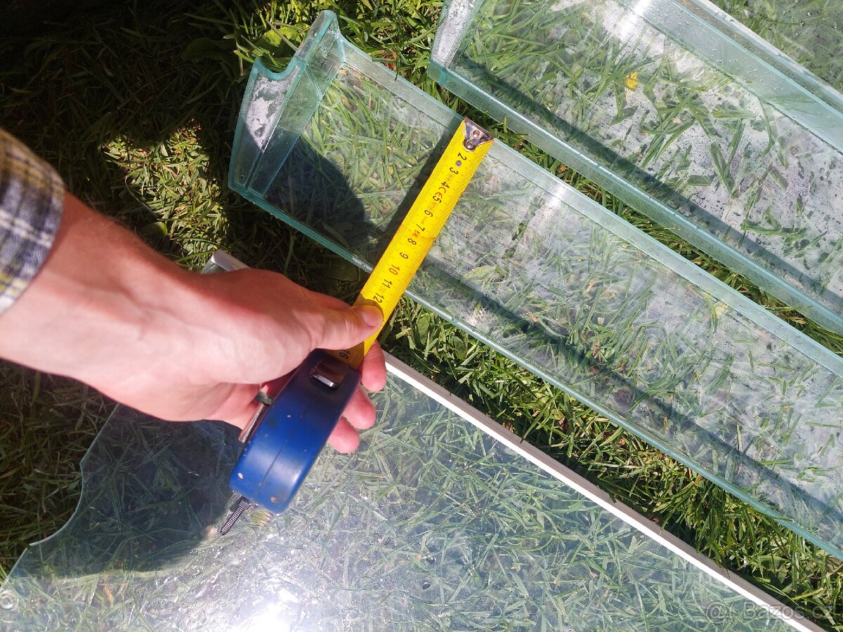 Police z lednice Liebherr - 12