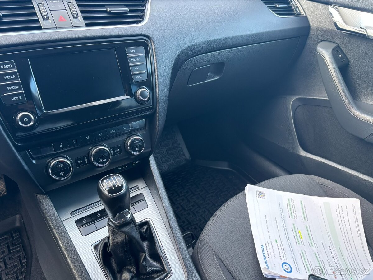 Škoda Octavia 1.4 tsi 110kw r.v.2015, Serviska - 12