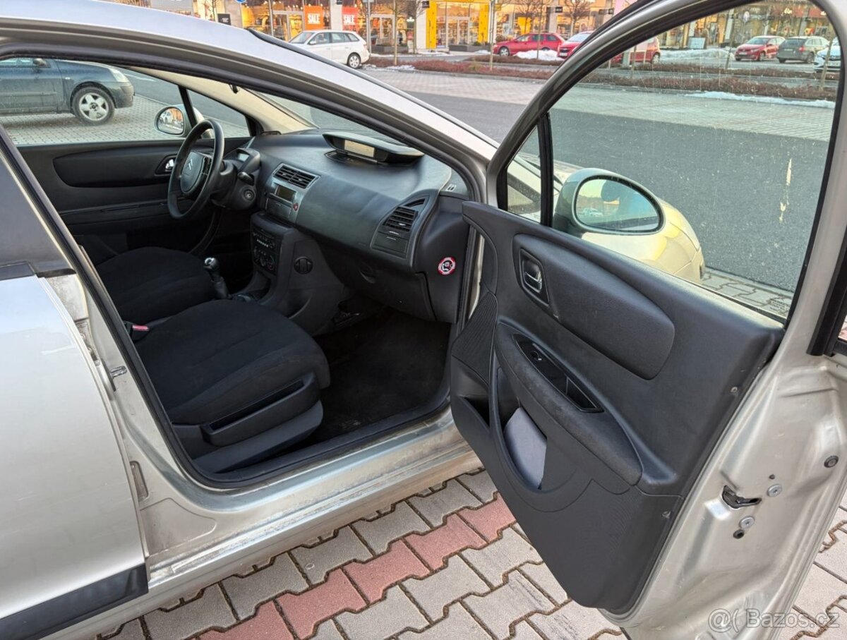 Citroen C4 1.4i 16V ČR STK 2/2028 - 12