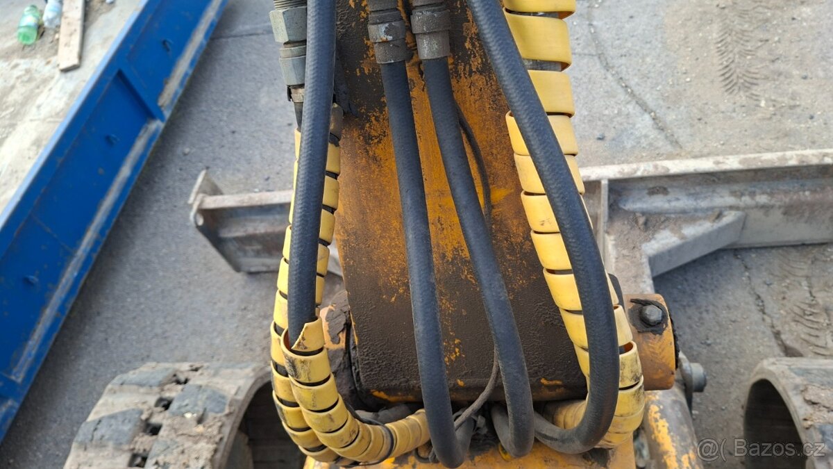 JCB 8052 - 12