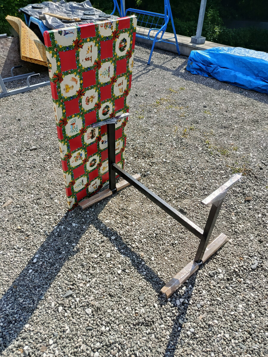 Dva kvalitní stoly - 12