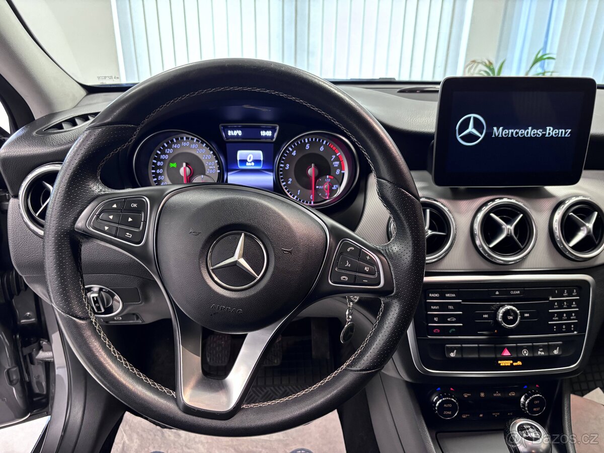 Mercedes-Benz GLA 1,6 180 - 12