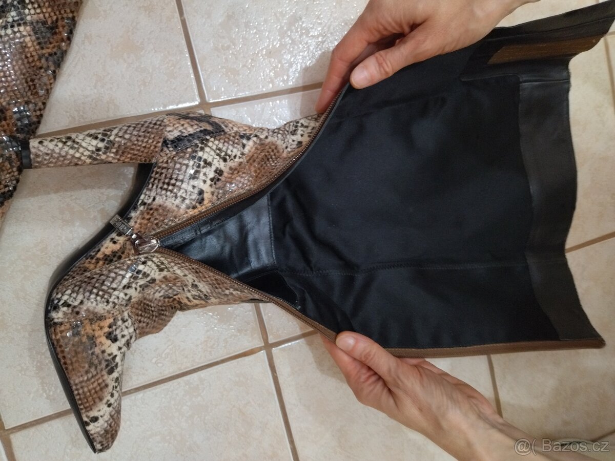 Kozačky na podp. GUESS, hadí vzor, kůže, vel. 37 - 12