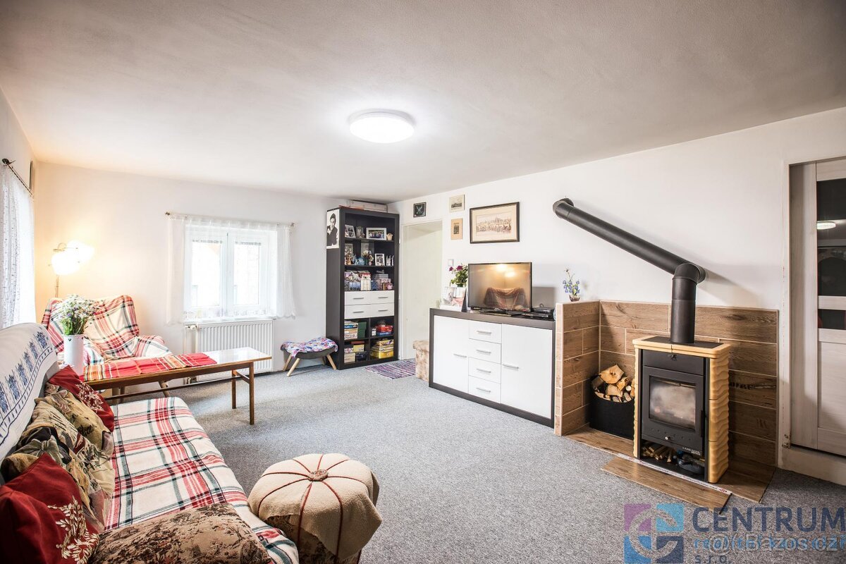 Prodej rodinného domu 250 m2, pozemek 1206 m2 - 12