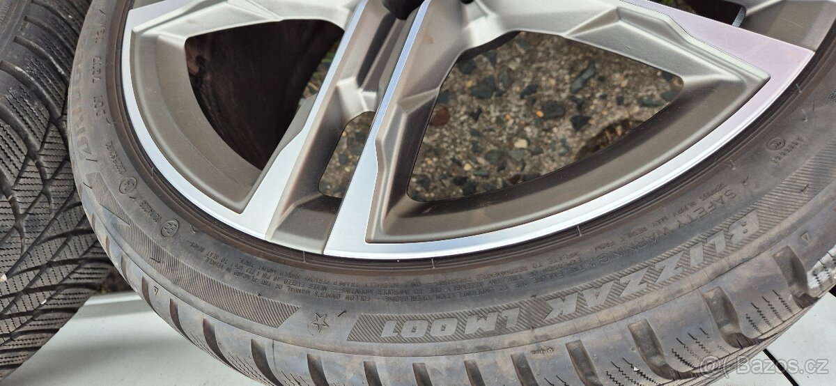 BMW F40 F44 M140i – originální sada alu kol 8Jx18 s pneu Bri - 12
