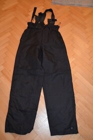 lyže Atomic,+dětské lyž.helmy+lyž.kalhoty L+lyžáky23 a 26 - 12