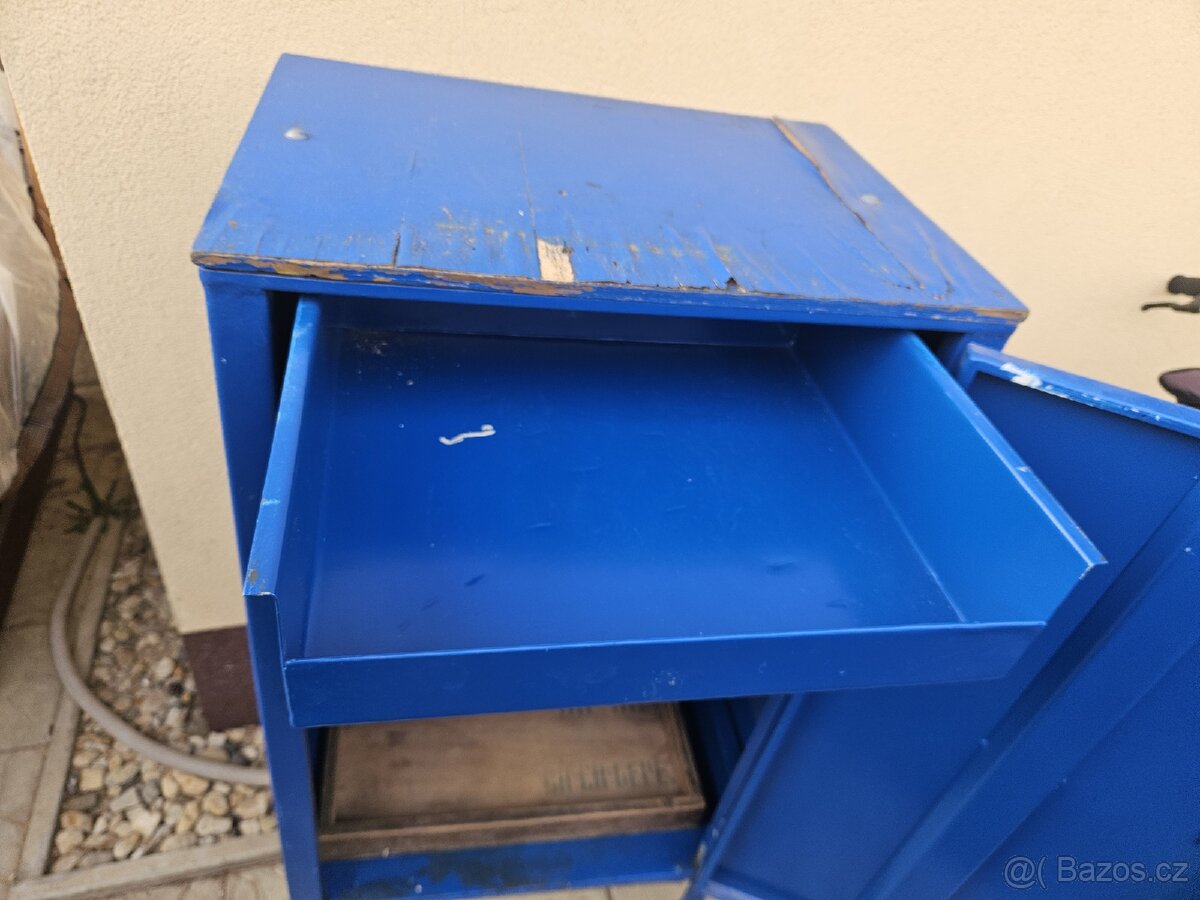 Plechová skříň do dílny - 12