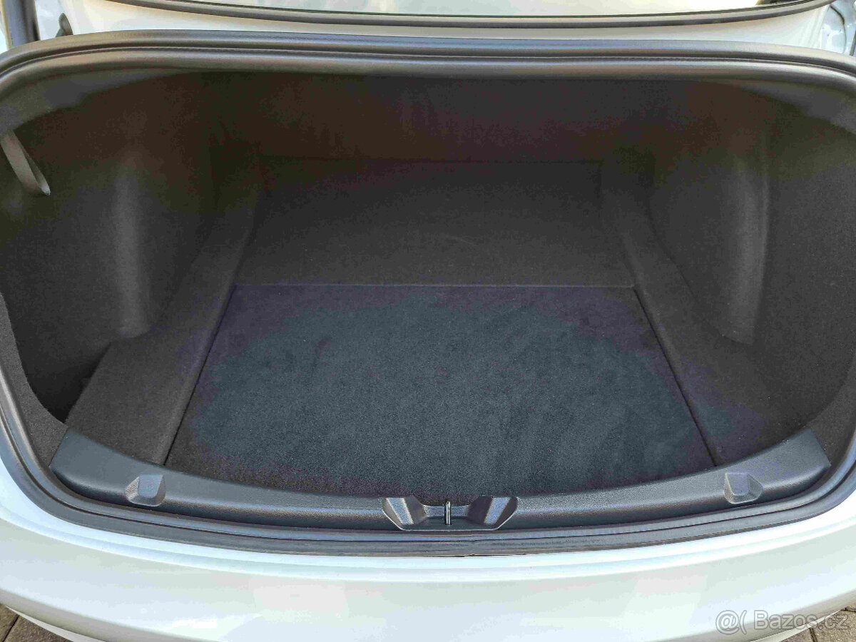 Tesla Model 3 RWD - 1867 - 12