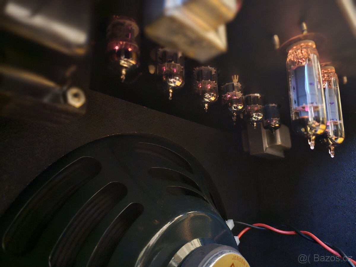 Lampivé kytarové kombo MessaBoogie - 12