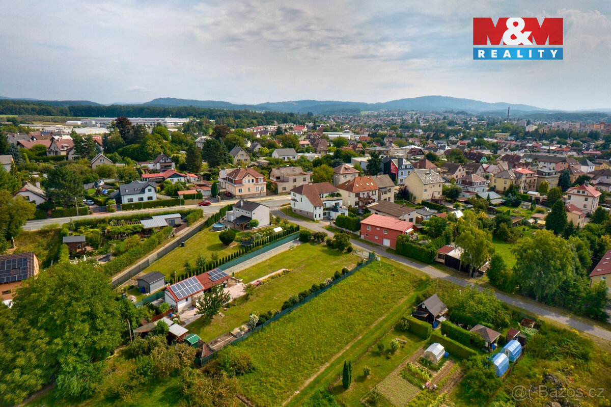 Prodej pozemku k bydlení, 1246 m², Ohrazenice, ul. Nádražní - 12