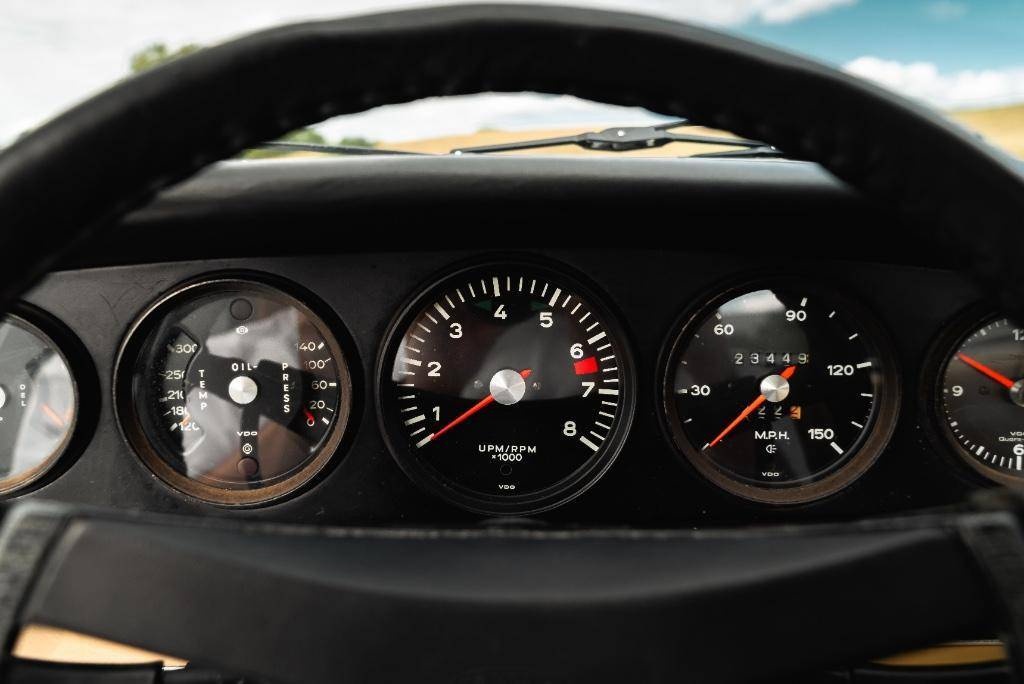 Porsche 911 T/E 2.4 z roku 1973 - 12