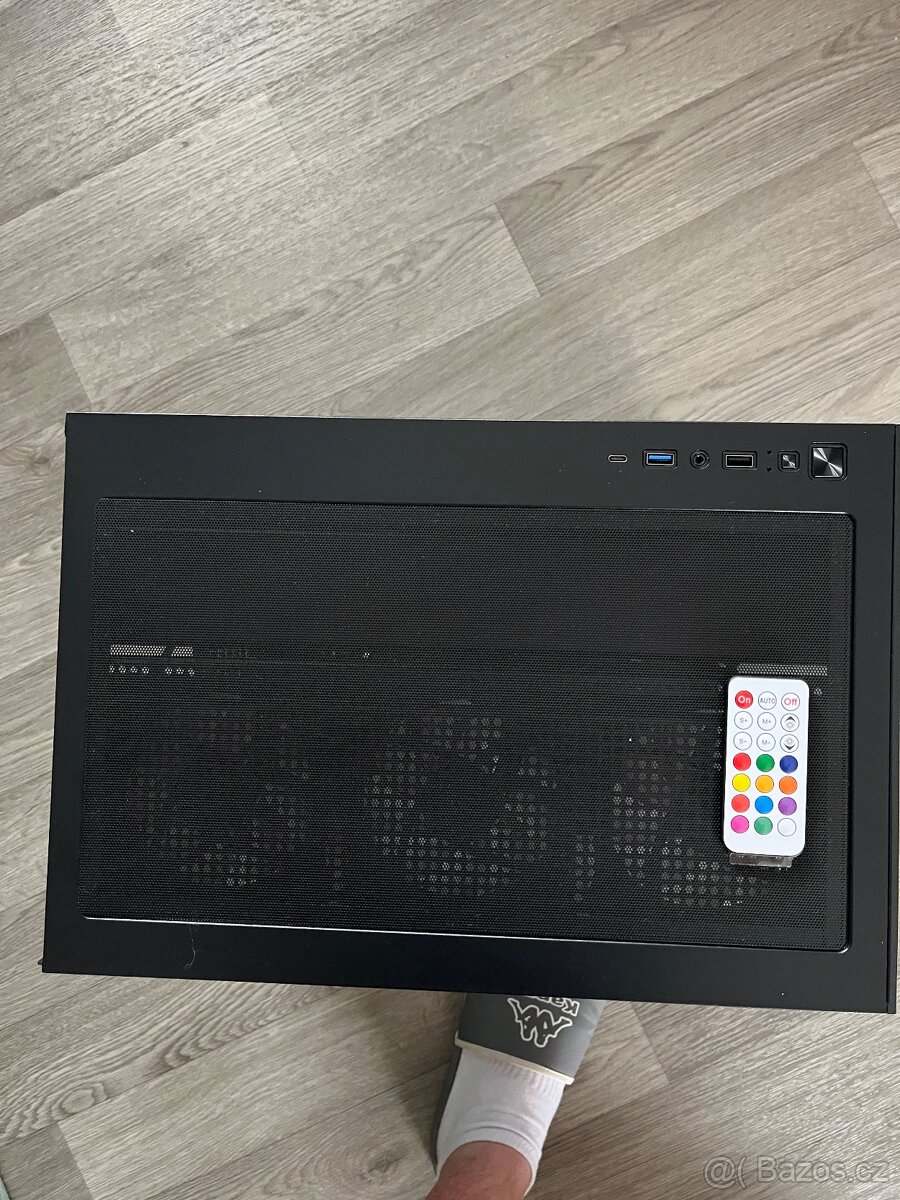 Pocítacové komponenty / Pocítacové skríne - 12