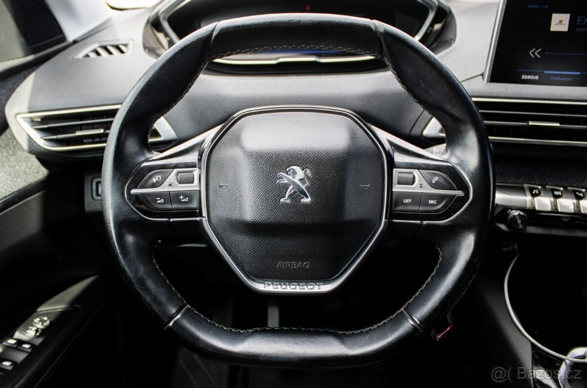 Peugeot 3008 1.2 PureTech 96kW (2017) - 12