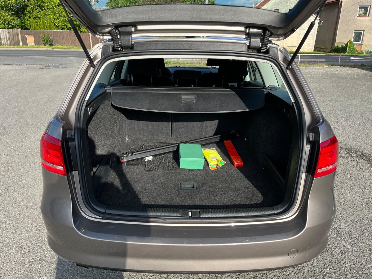 VW PASSAT 1.6 TDi SERVISNí KNIHA - 12