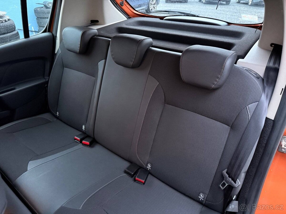 Dacia Sandero, 66kW, 1.Maj, ČR, SERVIS DACIA - 12