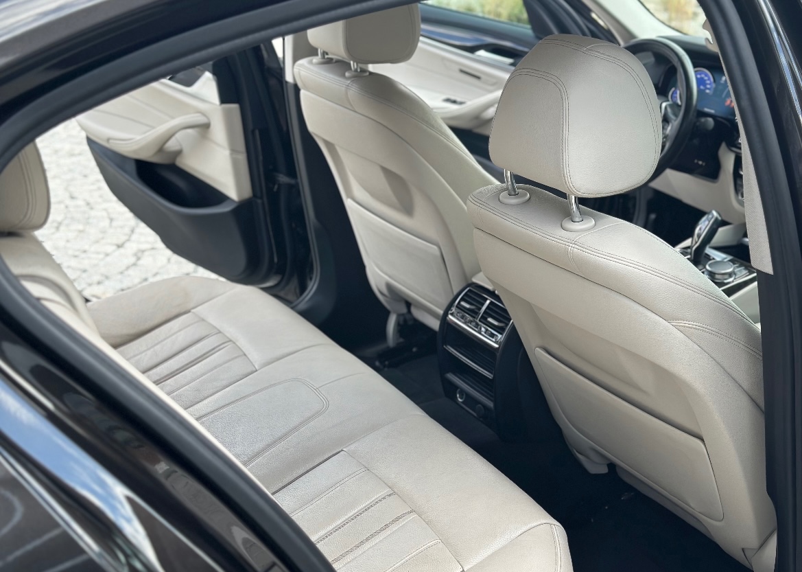 BMW G30 530D LUXURY - 12