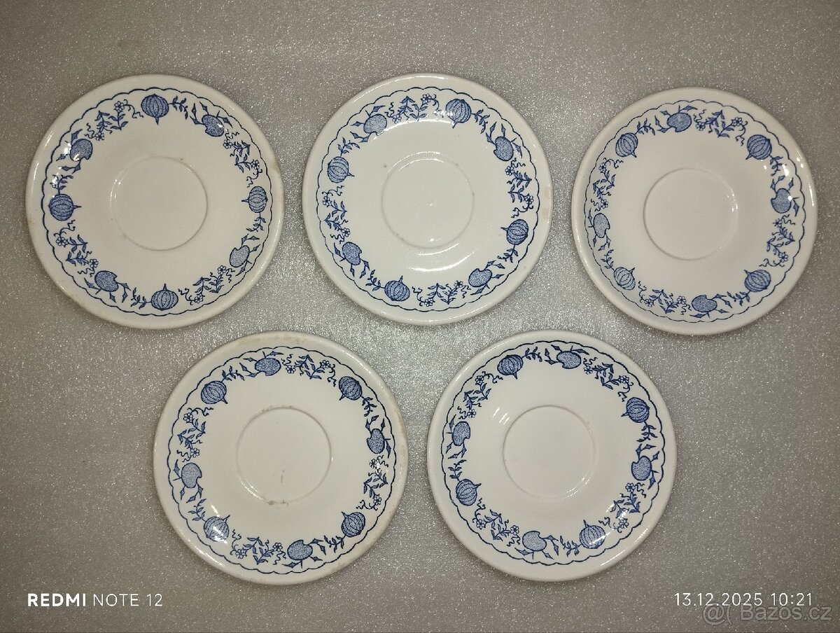 Porcelánové talíře -CIBULOVY VZOR - 12