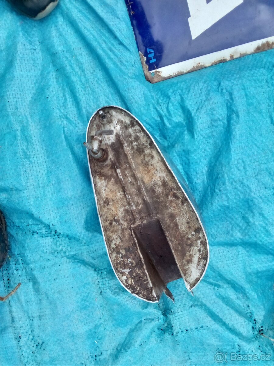 Moped Stadion, kyvacka,pérák aj. - 12