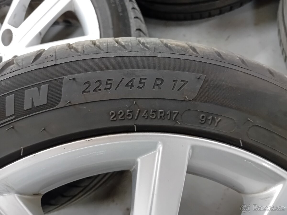 Alu kola Škoda 225/45 R 17 - 12