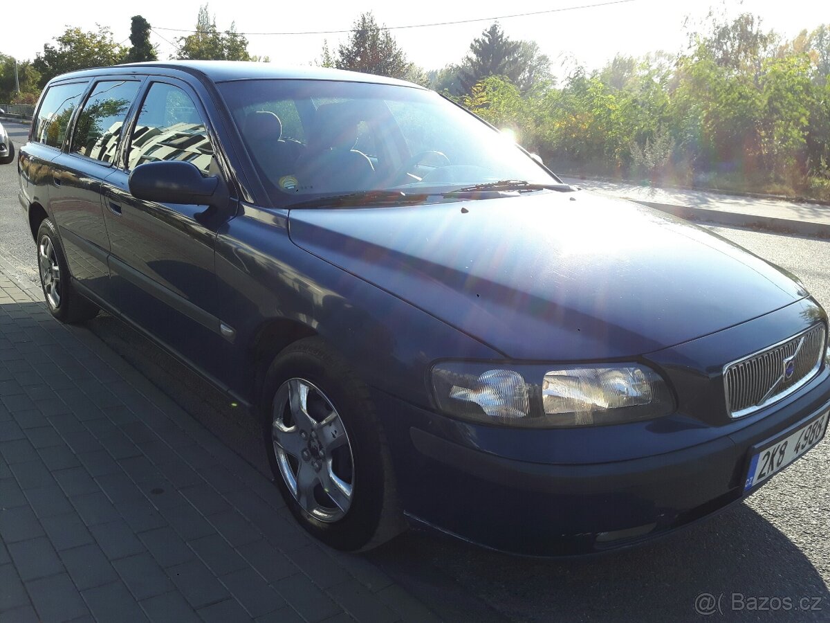 Volvo V70 2.4i - 12