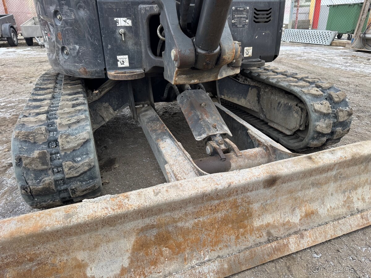 Bobcat E35 Bagr pásový - 12