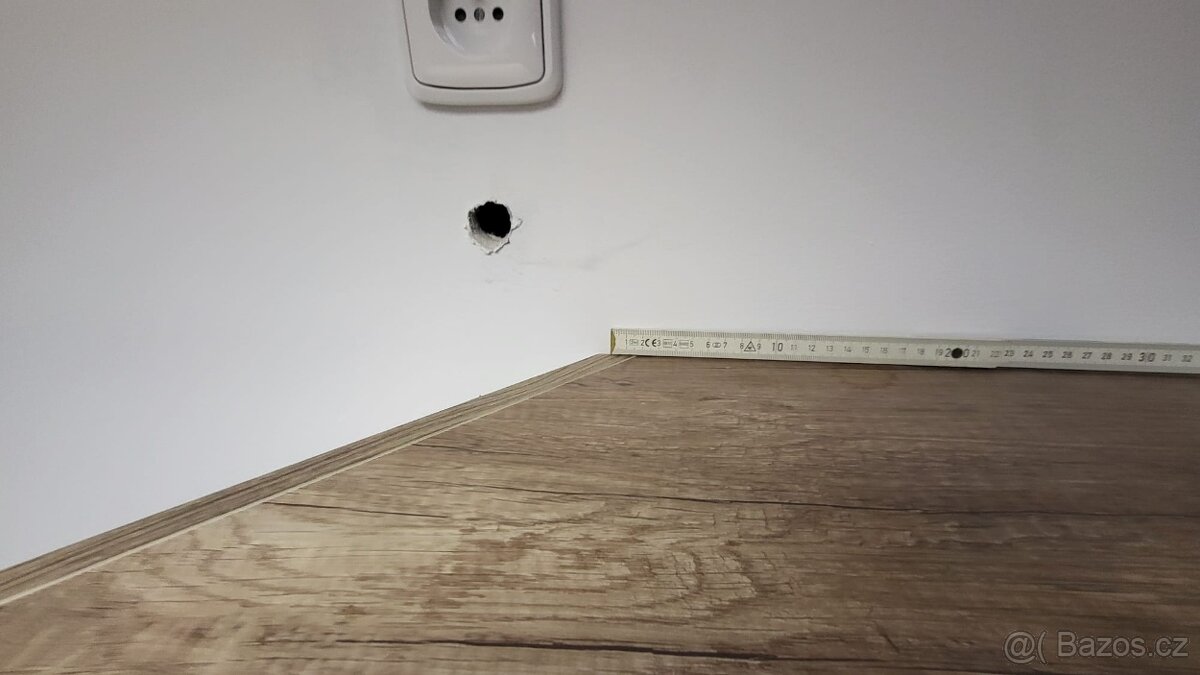 Zánovní kuchyň se spotřebiči lednička, myčka, mikrovlnka - 12