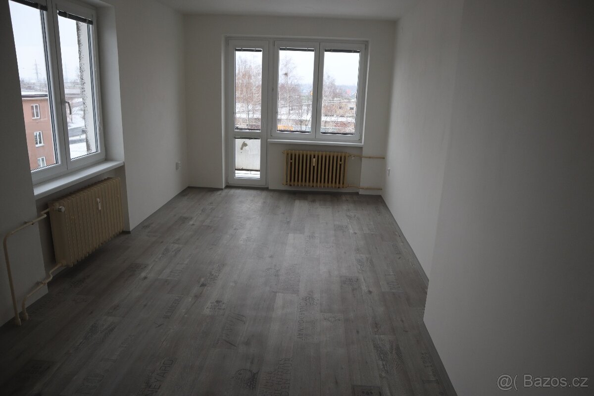 Pronájem bytu 2+1, s balkonem, ul. Osvobození, Jirkov - 12