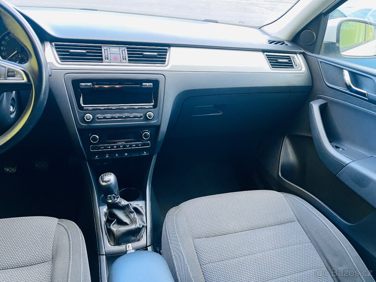 ŠKODA RAPID 1.2 Tsi BENZÍN DIGIKLIMA , ALU KOLA, VYHŘEV SED - 12