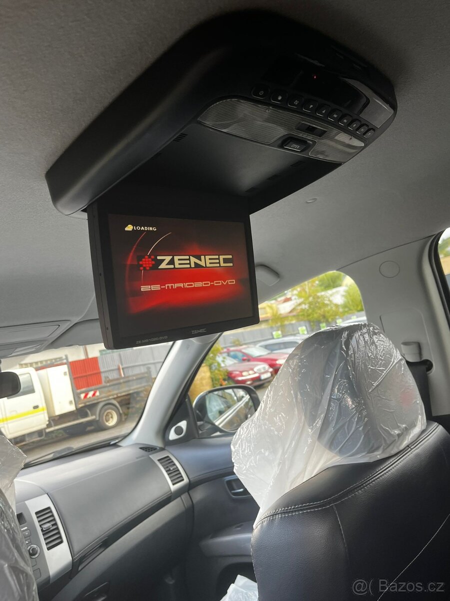 Mitsubishi Outlander 4x4 rv 2011 2.2 DI-D, Automat, 7-místný - 12