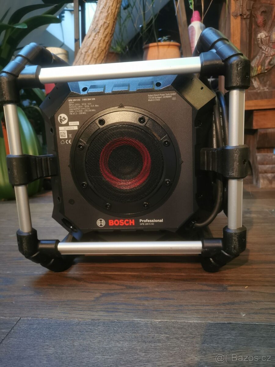 Stavední radio Bosch Aku / na kabel - 12