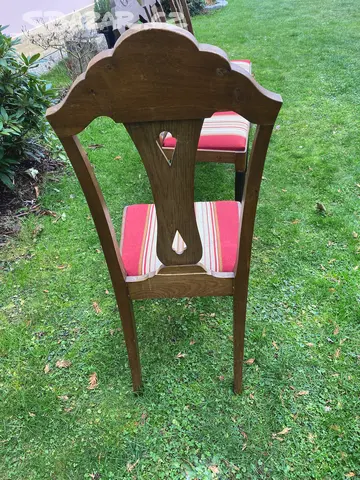 Stare zidle, vyrezavane operadlo - 12