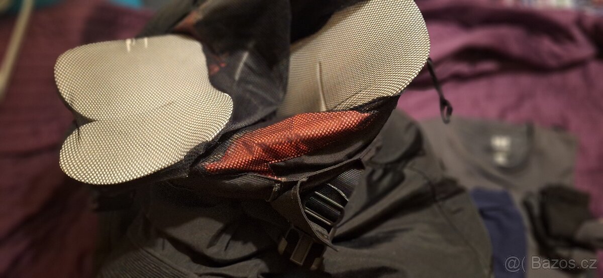 UVEX kahoty a bubda - 12