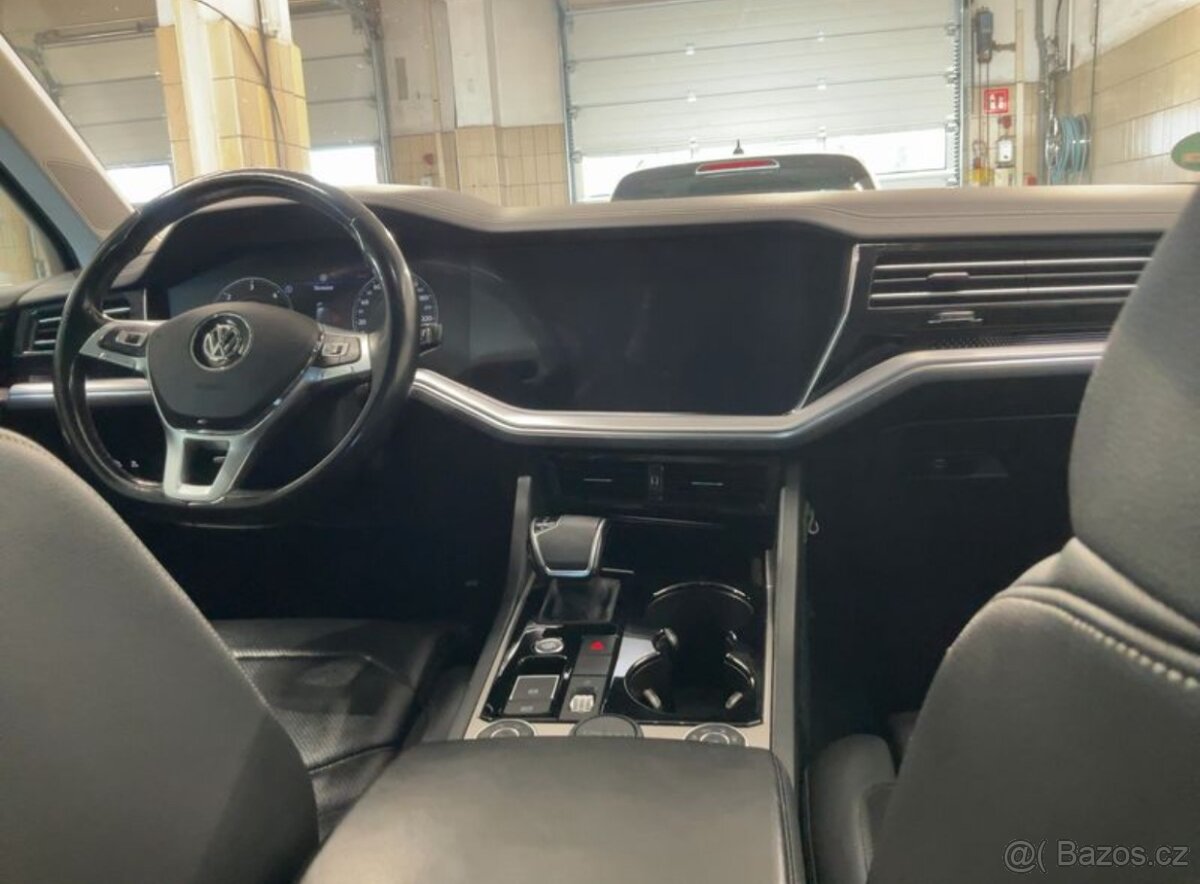 ►VW TOUAREG 3.0TDI 210KW SCR 4 MOTION VIRT MEGA MAX VÝBAVA - 12