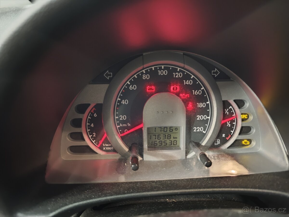 Prodám Volkswagen Fox - 12