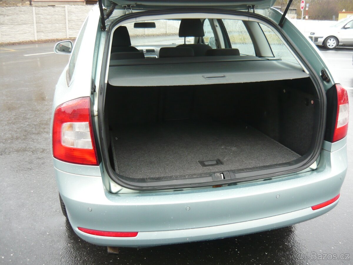 ŠKODA OCTAVIA 1.6 MPI 75KW COMBI - 12