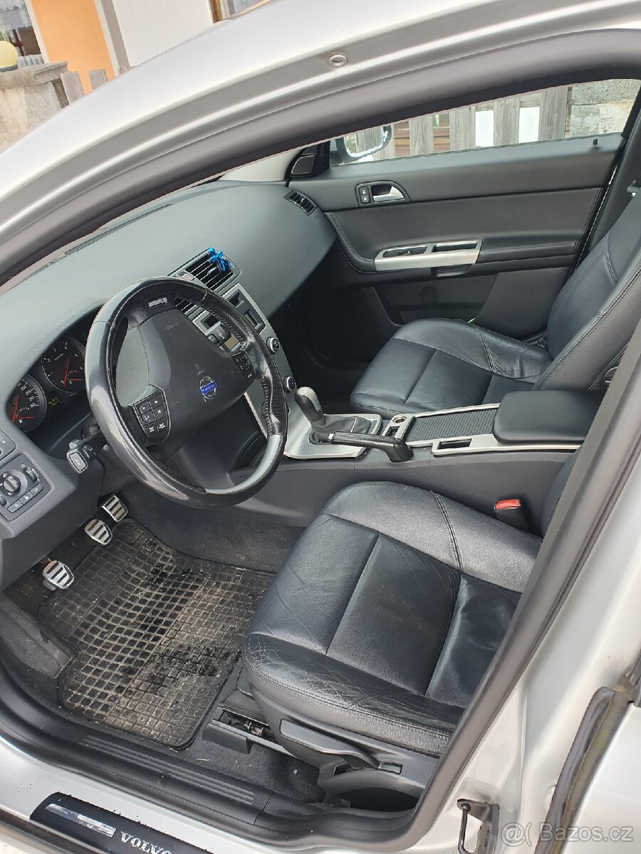 Prodám auto.volvo S40. - 12