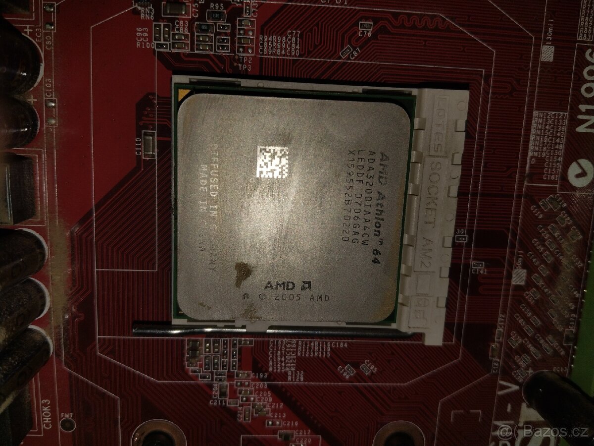 Starší PC sestava - AMD Athlon 64 / NVIDIA GeForce 210
- 12