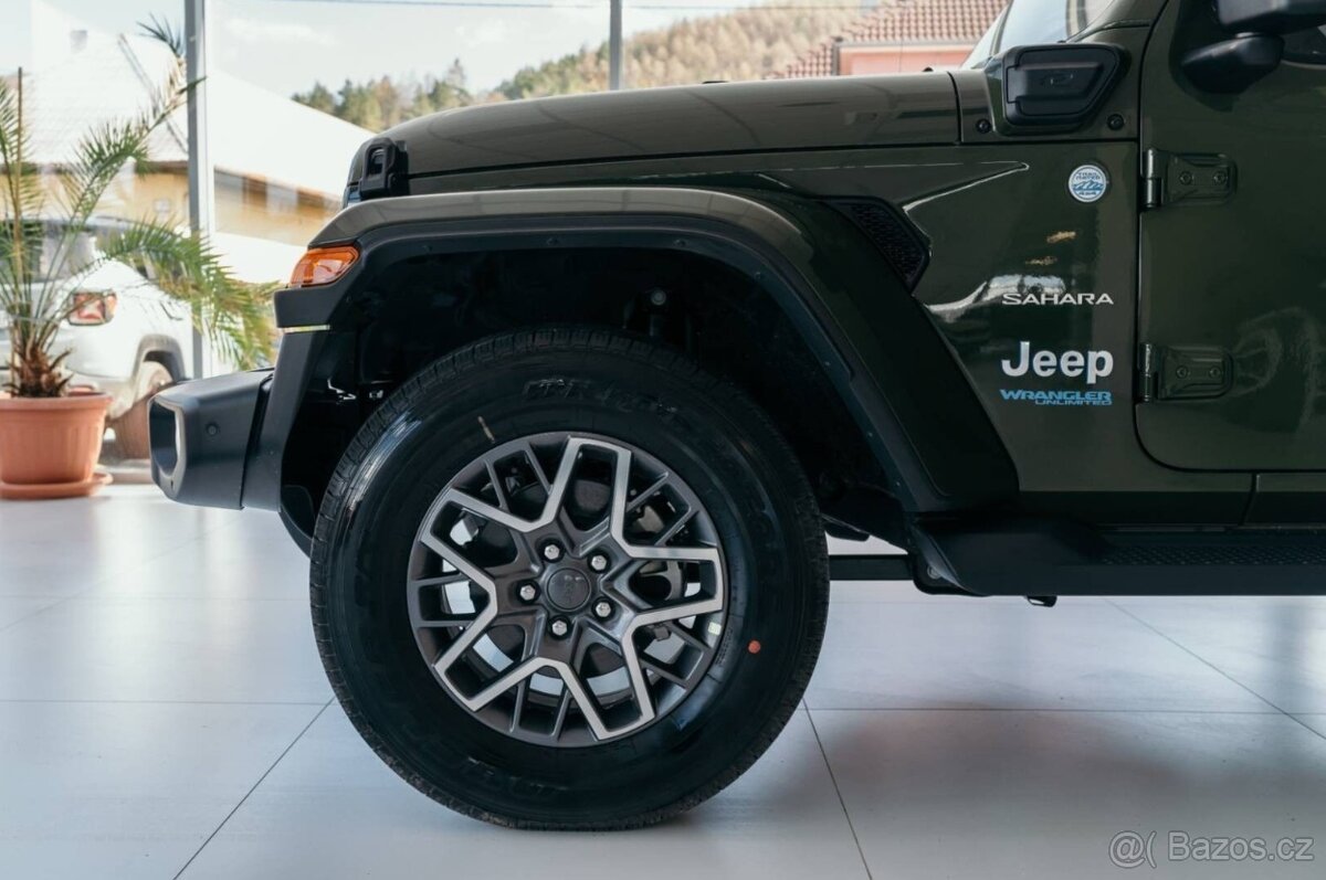 Jeep Wrangler - 12