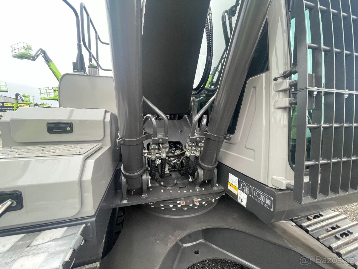 Pásové rýpadlo Zoomlion ZE225GN - 12