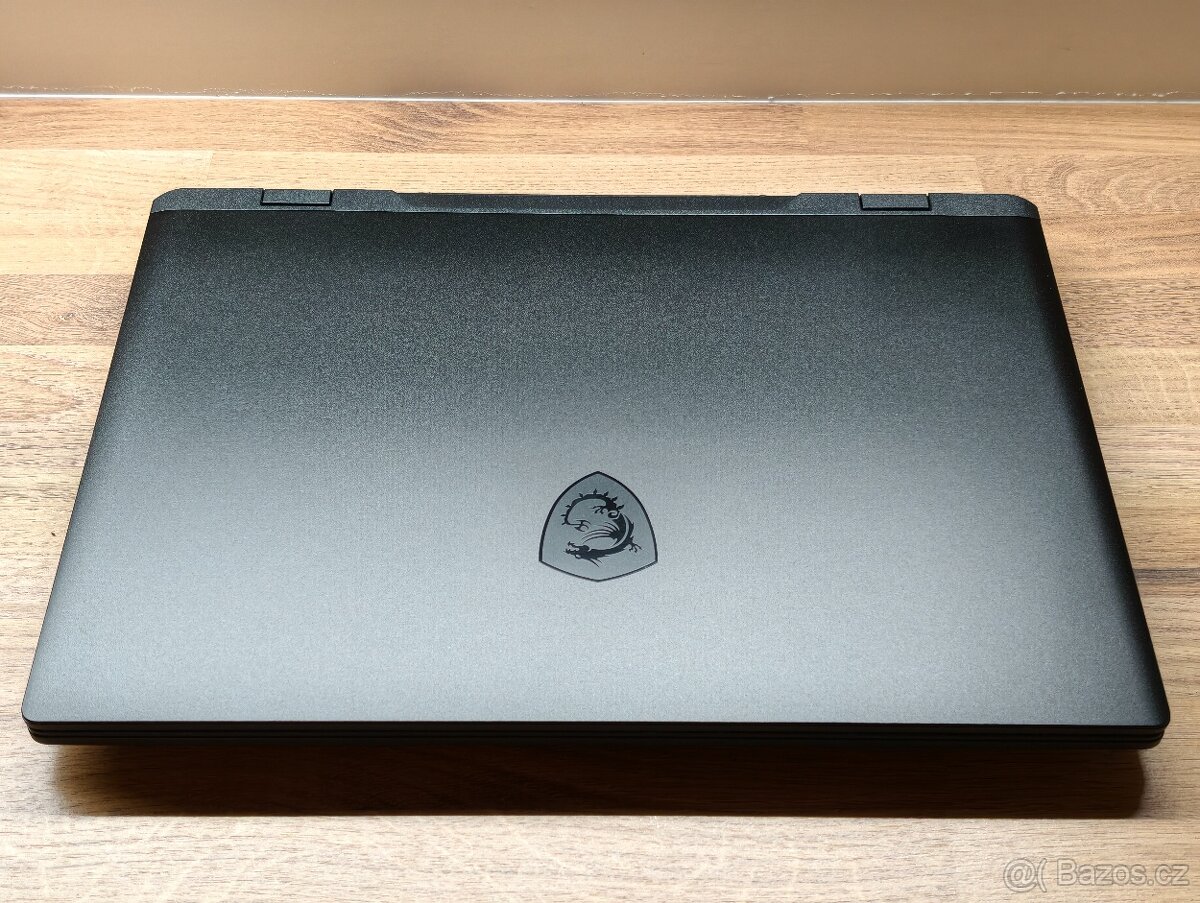 240HZ 16"_MSI PULSE 16 AI C1V_U7-155H_32GB_RTX 4070 8GB - 12