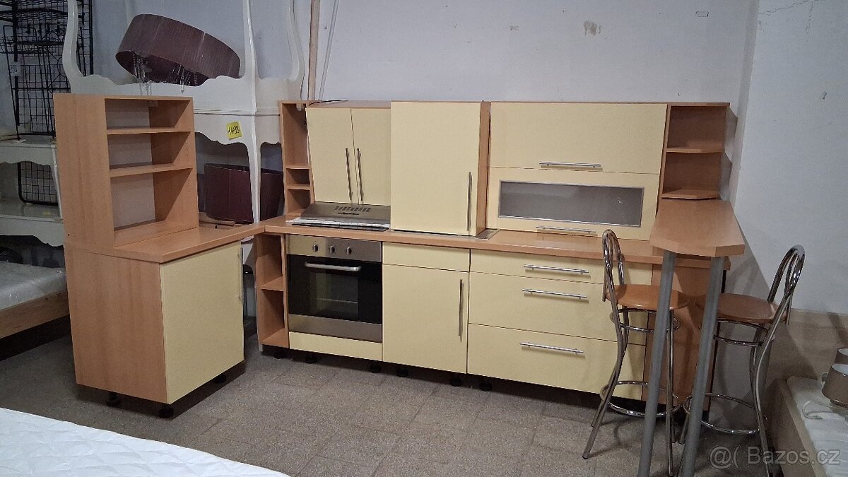 Linka kuchyňská s barovým pultem - 12