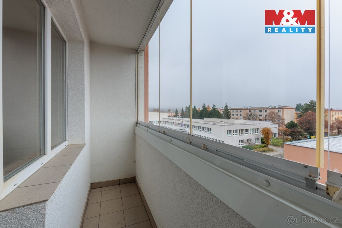 Prodej bytu 3+1, 58 m², Nová Role, ul. Chodovská - 12