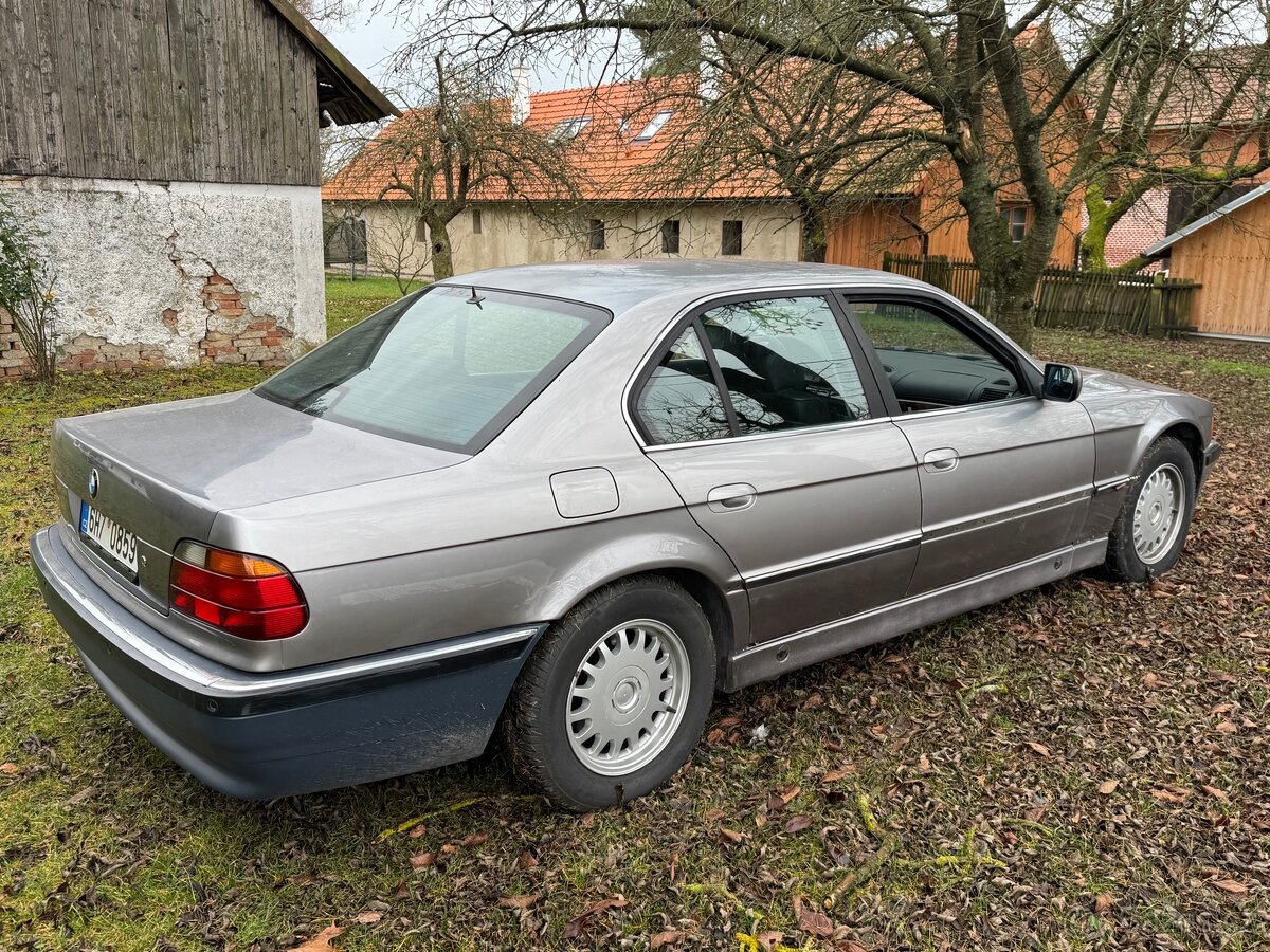 BMW e38 740i - 12